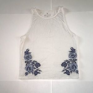 AMERICAN EAGLE SOFT & SEXY FLOWER EMBROIDERED TEE